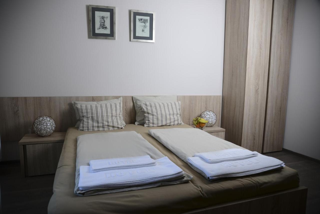 Heba Hotel Divcibare Bagian luar foto